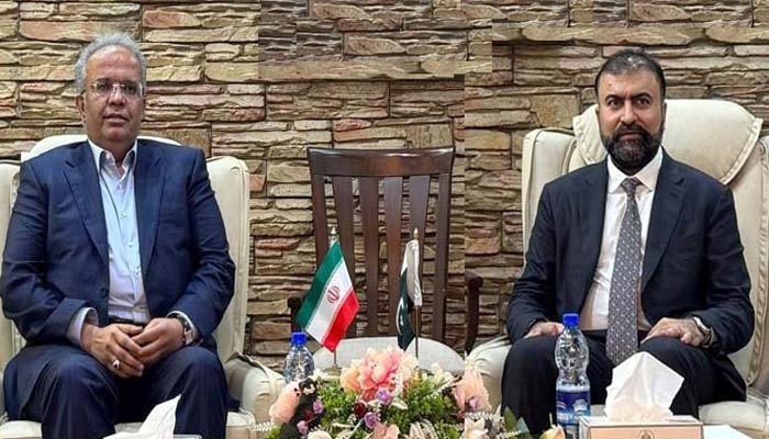 Balochistan Chief Minister Mir Sarfraz Bugti meeting Sistan Governor Mansour Bijar to discuss Pakistan-Iran trade, border cooperation, investment, and regional stability.