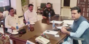 Deputy Commissioner Hub chairs a traffic management meeting to address congestion at Hub Bridge.