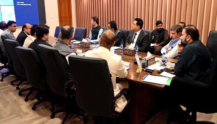 Chief Minister Mir Sarfraz Bugti chairs a meeting on installing AI-based traffic signals in Quetta to improve traffic management.